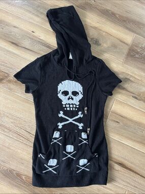 Black Knit Hooded Short-Sleeve Dress with Skull & Crossbones